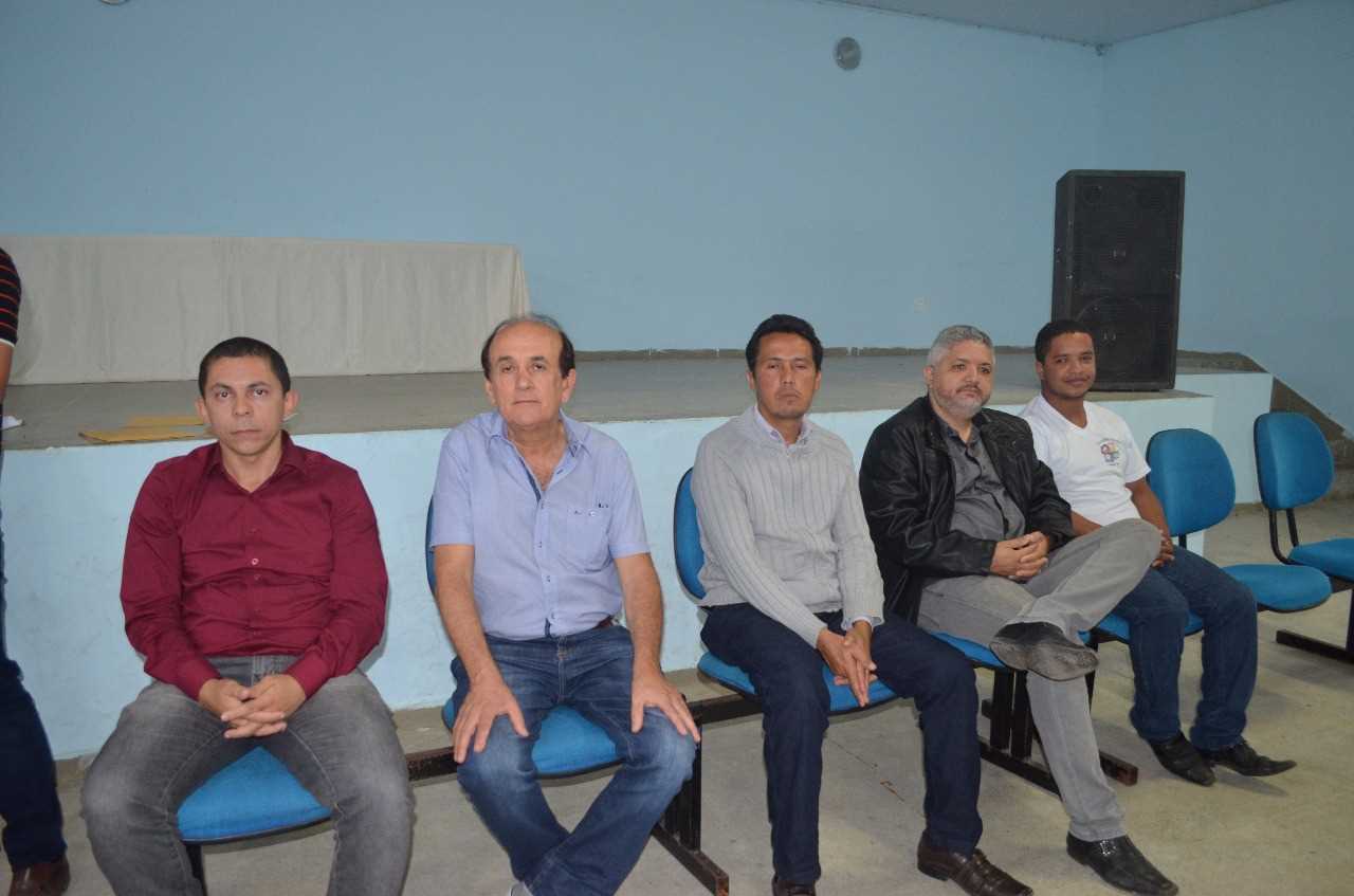 Prefeito Oziel participa de bate papo com alunos do CMC